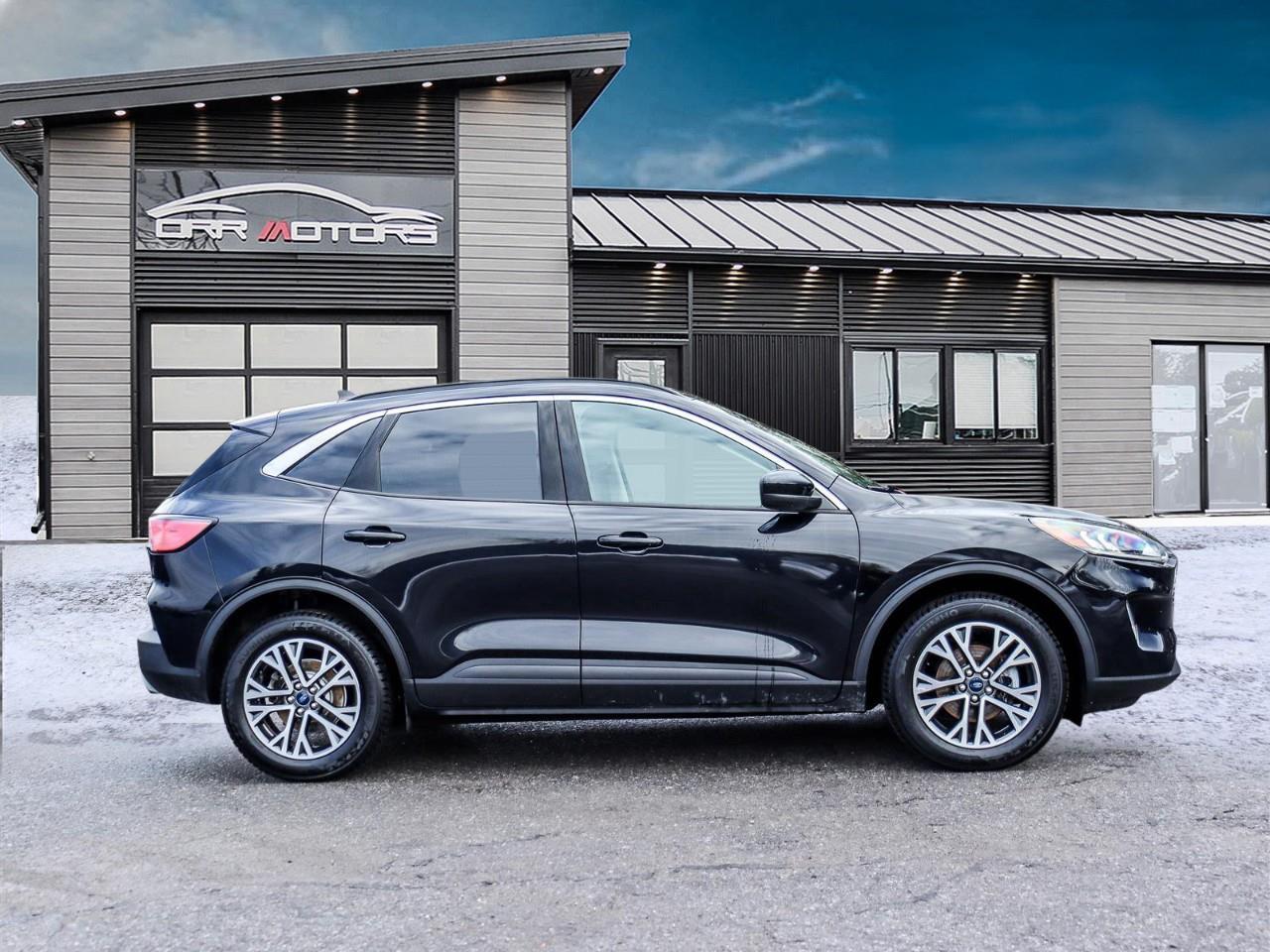 2020 Ford Escape SEL 4dr All-Wheel Drive Photo2