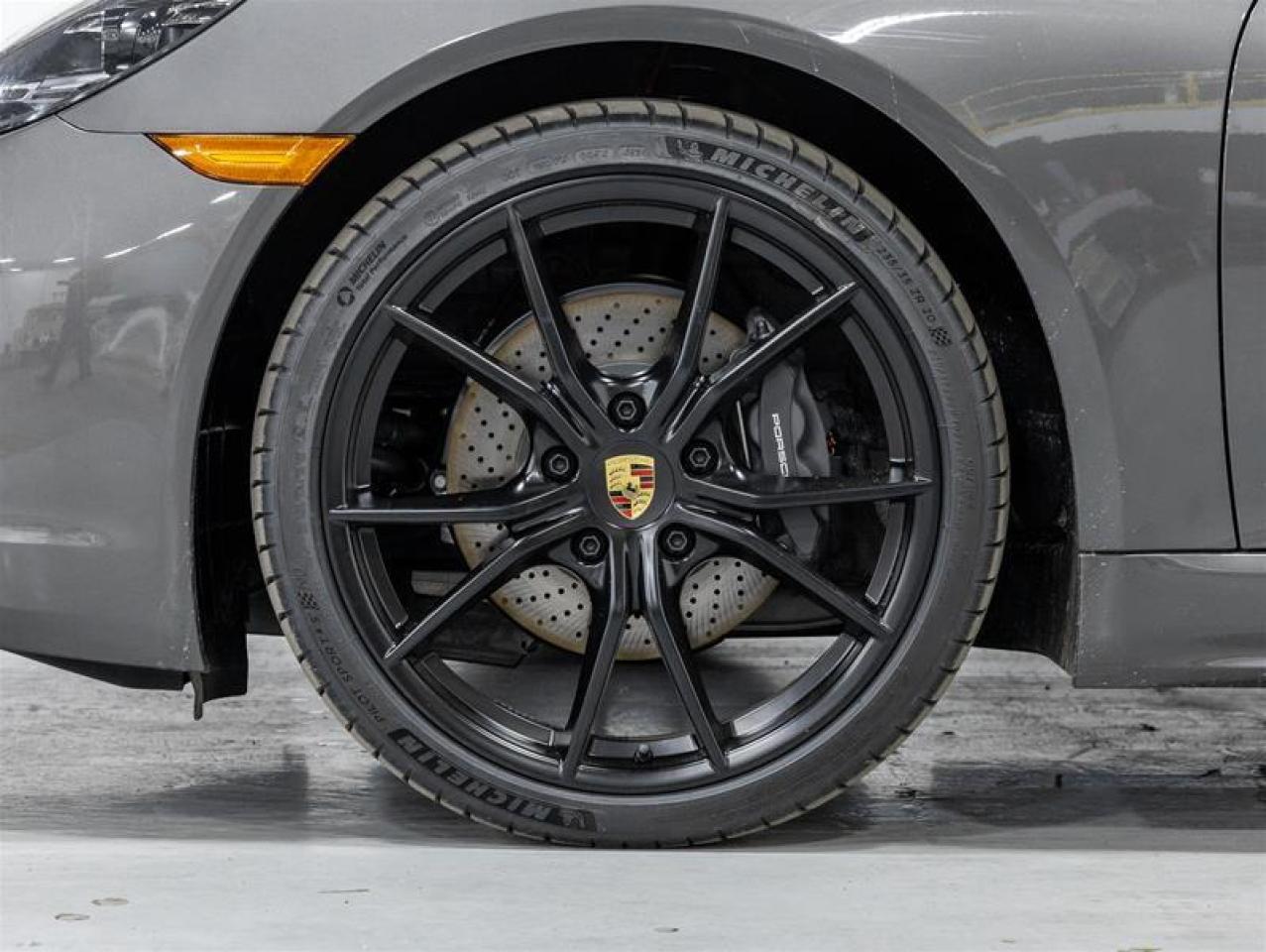 2025 Porsche 718 Cayman  Photo