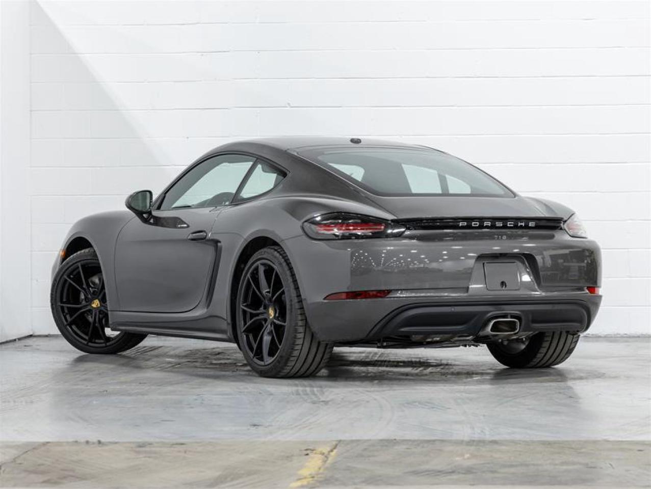 2025 Porsche 718 Cayman  Photo2