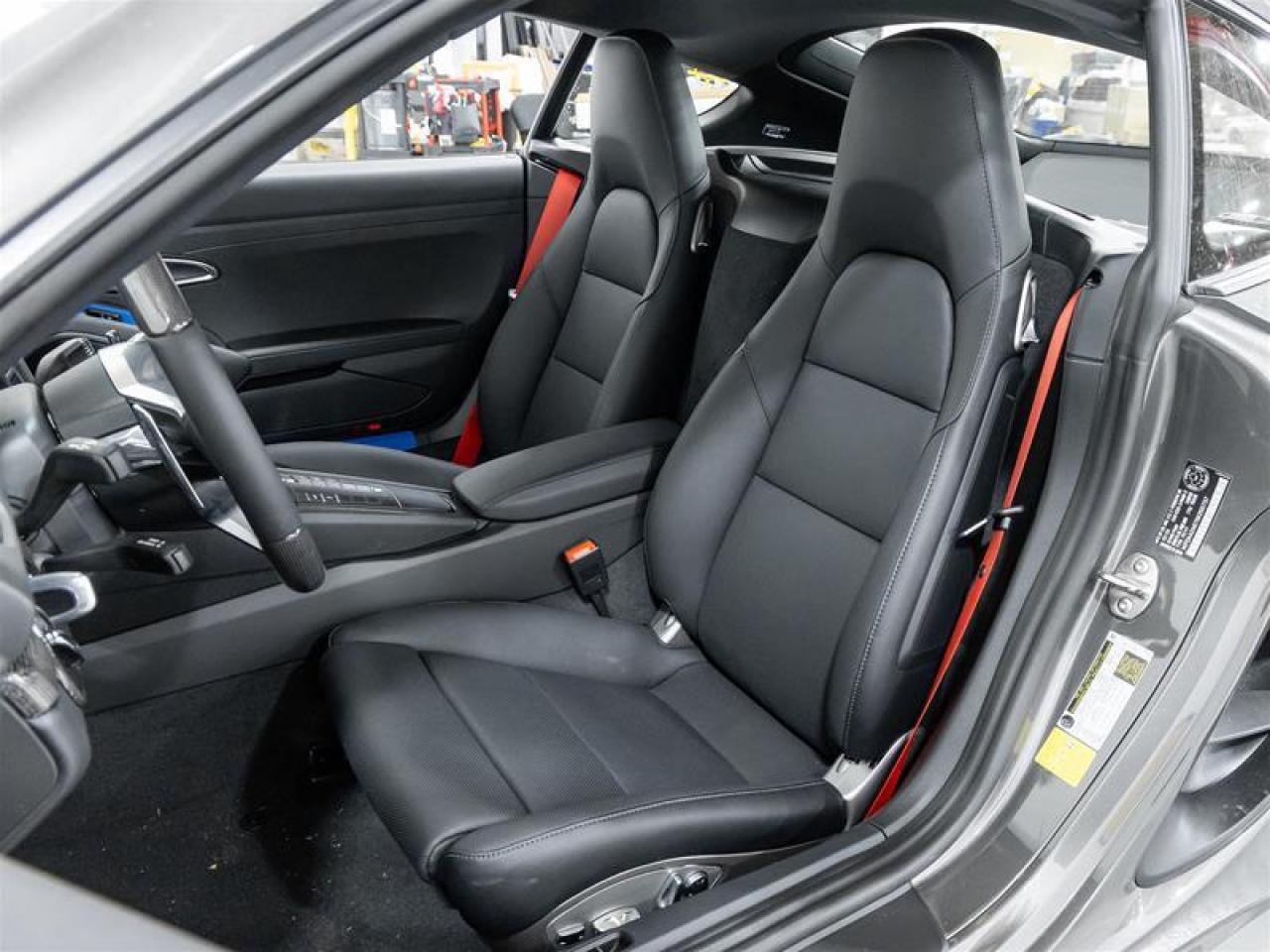 2025 Porsche 718 Cayman  Photo