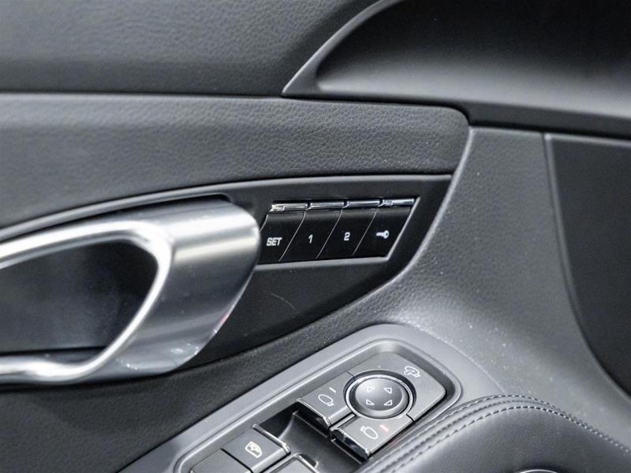 2025 Porsche 718 Cayman  Photo