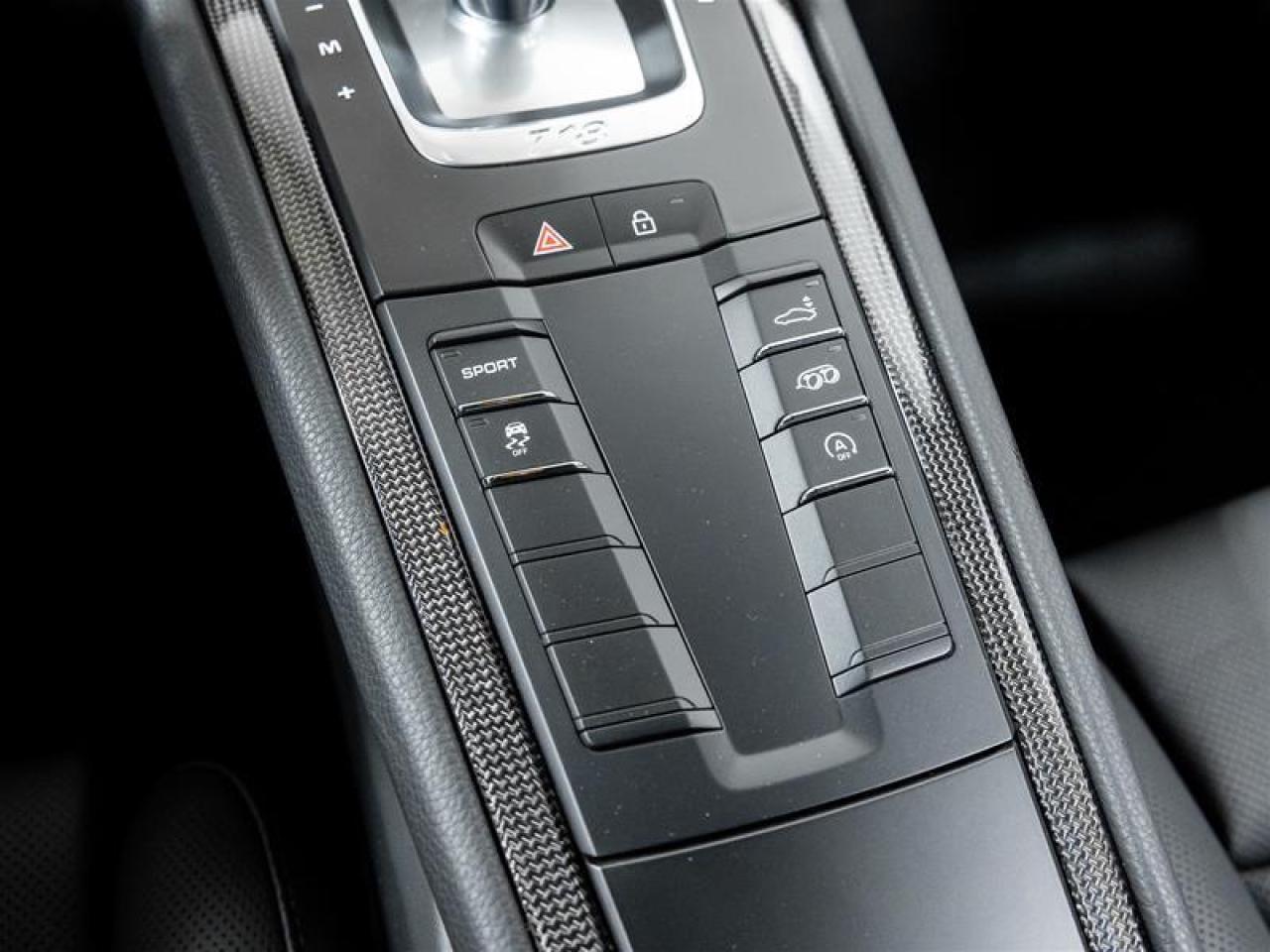 2025 Porsche 718 Cayman  Photo