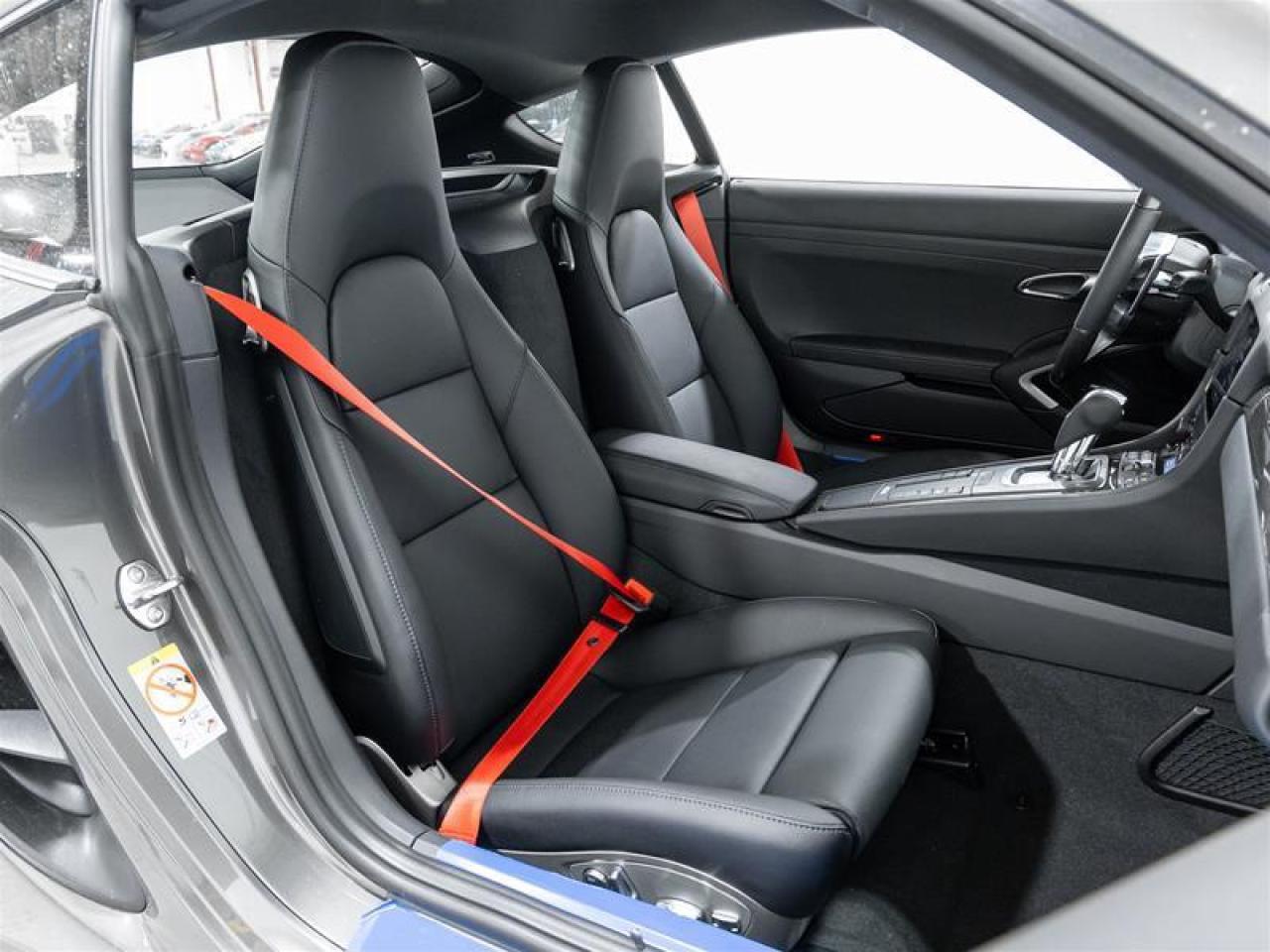 2025 Porsche 718 Cayman  Photo