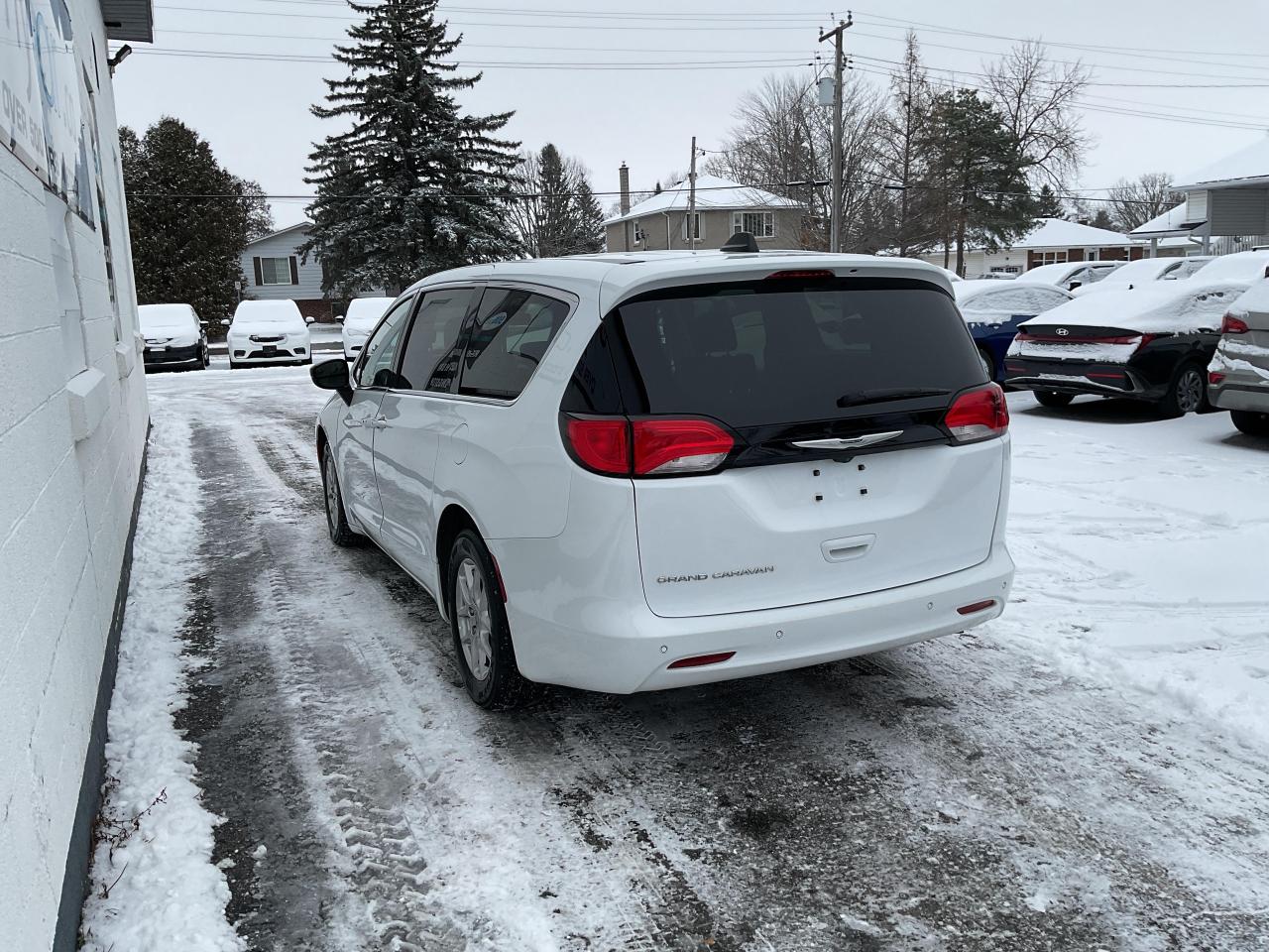 2024 Chrysler Grand Caravan SXT Front-Wheel Drive Passenger Van Photo4