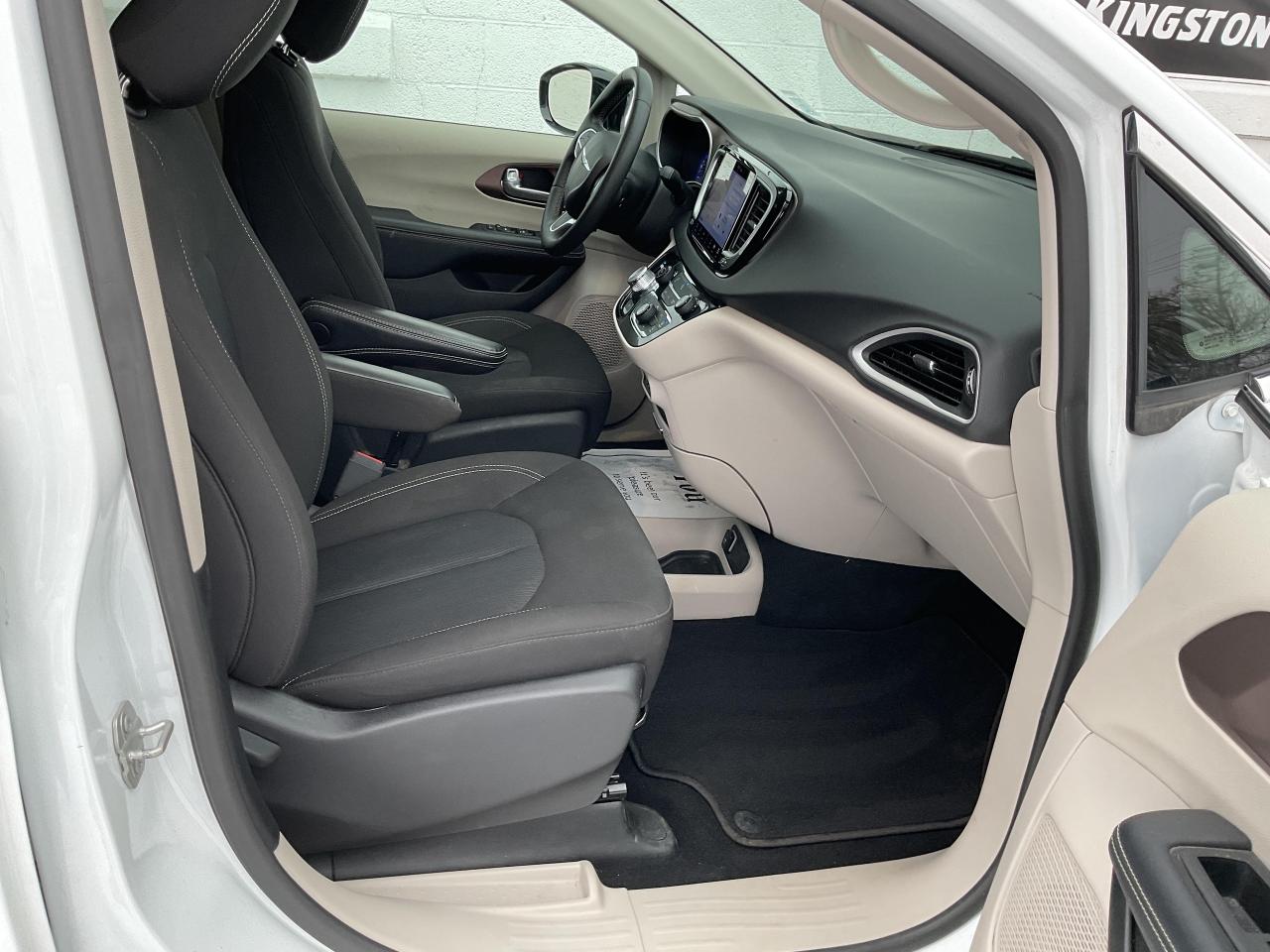 2024 Chrysler Grand Caravan SXT Front-Wheel Drive Passenger Van Photo