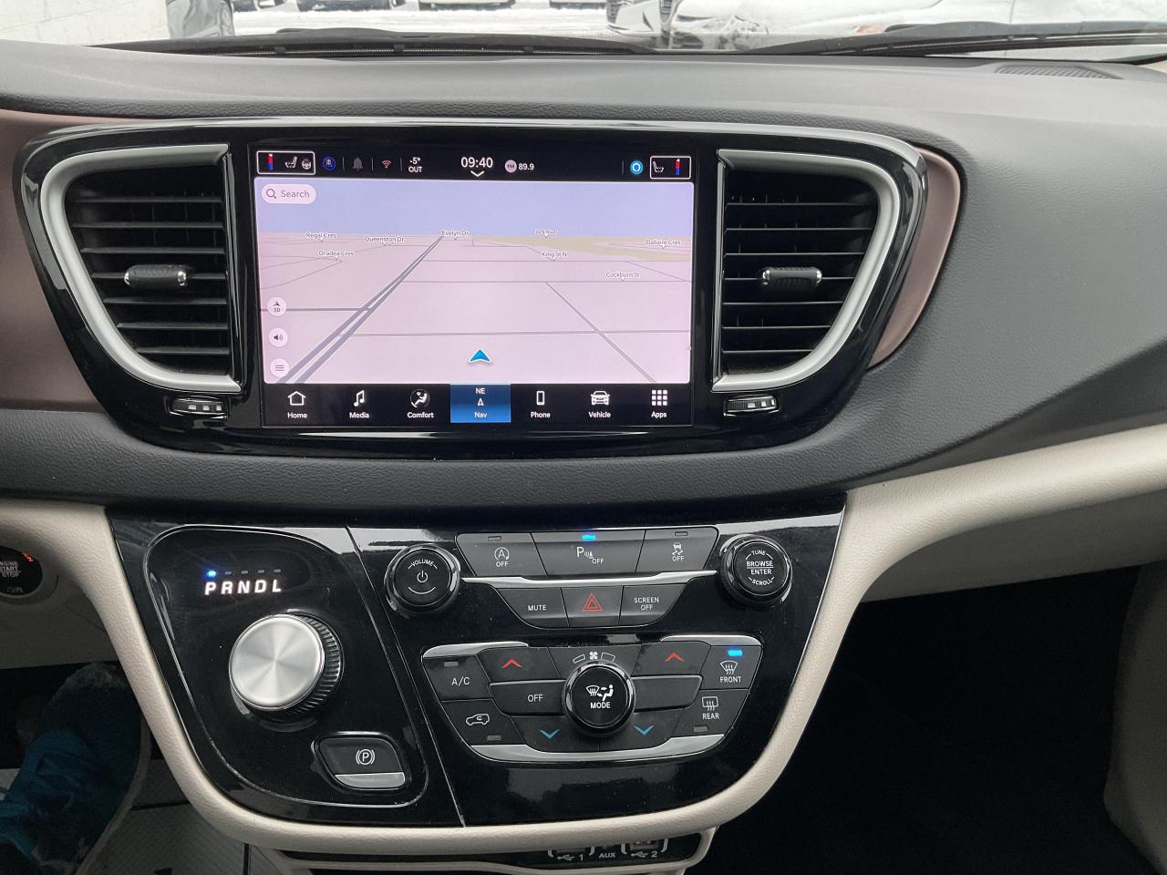 2024 Chrysler Grand Caravan SXT Front-Wheel Drive Passenger Van Photo