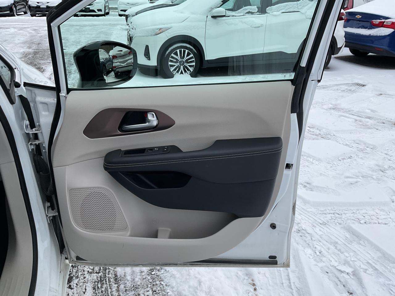 2024 Chrysler Grand Caravan SXT Front-Wheel Drive Passenger Van Photo