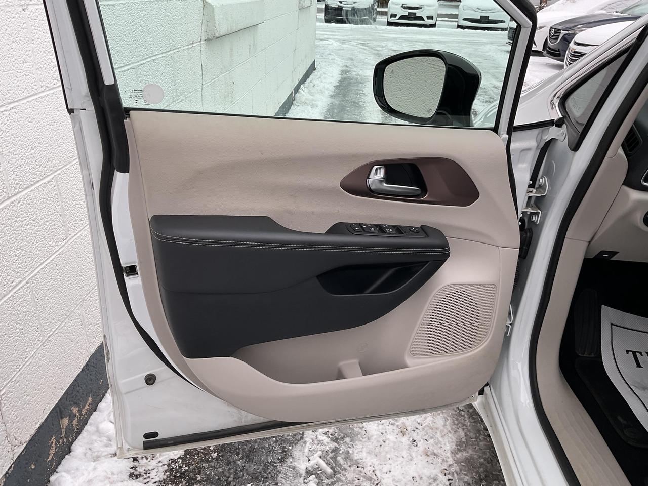 2024 Chrysler Grand Caravan SXT Front-Wheel Drive Passenger Van Photo