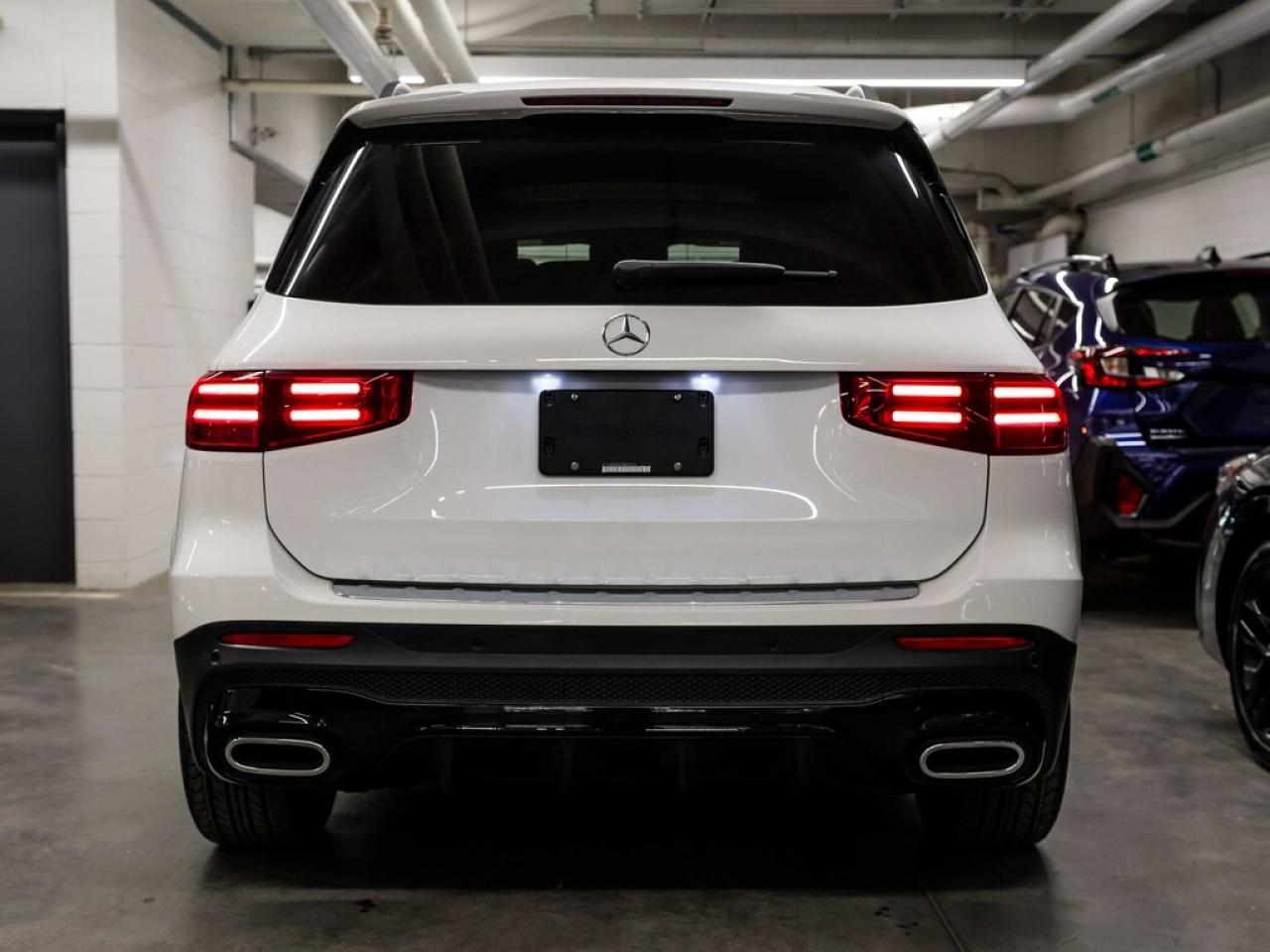 2025 Mercedes-Benz GLB250  Photo4