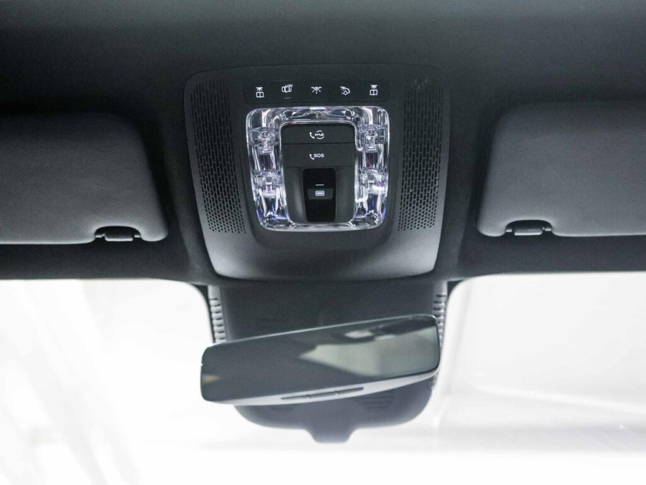 2025 Mercedes-Benz GLB250  Photo