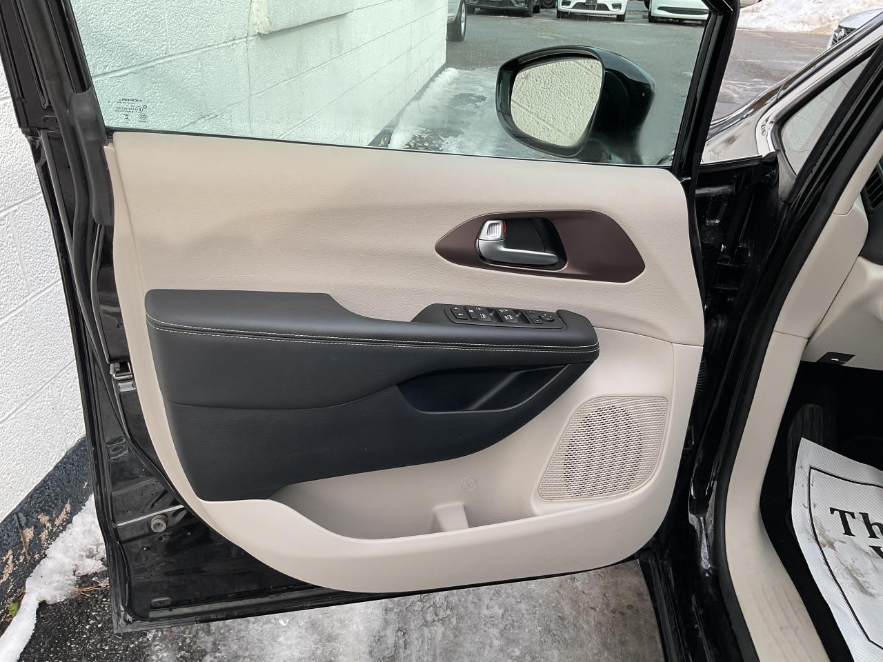 2024 Chrysler Grand Caravan SXT Front-Wheel Drive Passenger Van Photo