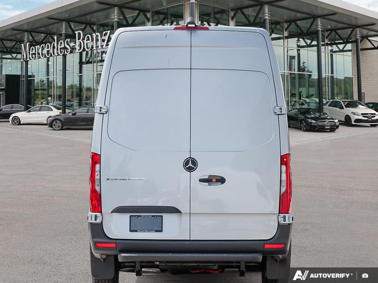 2025 Mercedes-Benz eSprinter 2500 Low Roof eSprinter 2500 Cargo Van 144 in. WB Rear-Wheel Drive Photo4