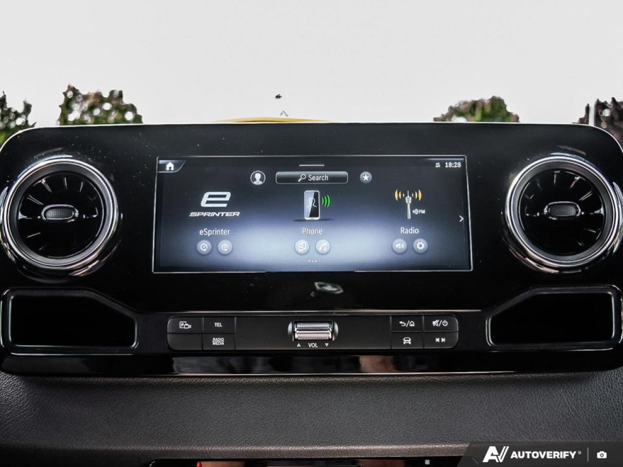 2025 Mercedes-Benz eSprinter 2500 Low Roof eSprinter 2500 Cargo Van 144 in. WB Rear-Wheel Drive Photo