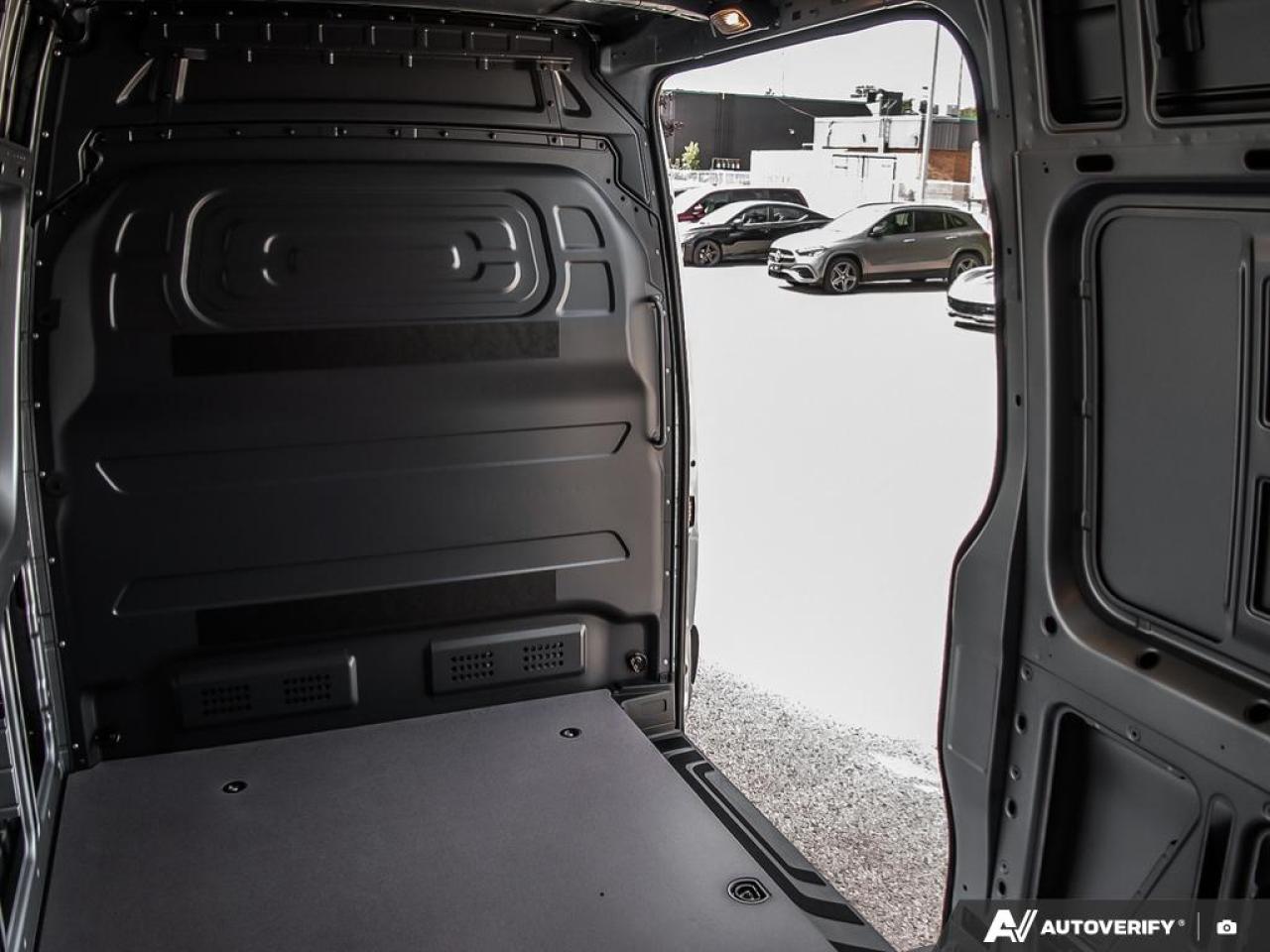 2025 Mercedes-Benz eSprinter 2500 Low Roof eSprinter 2500 Cargo Van 144 in. WB Rear-Wheel Drive Photo