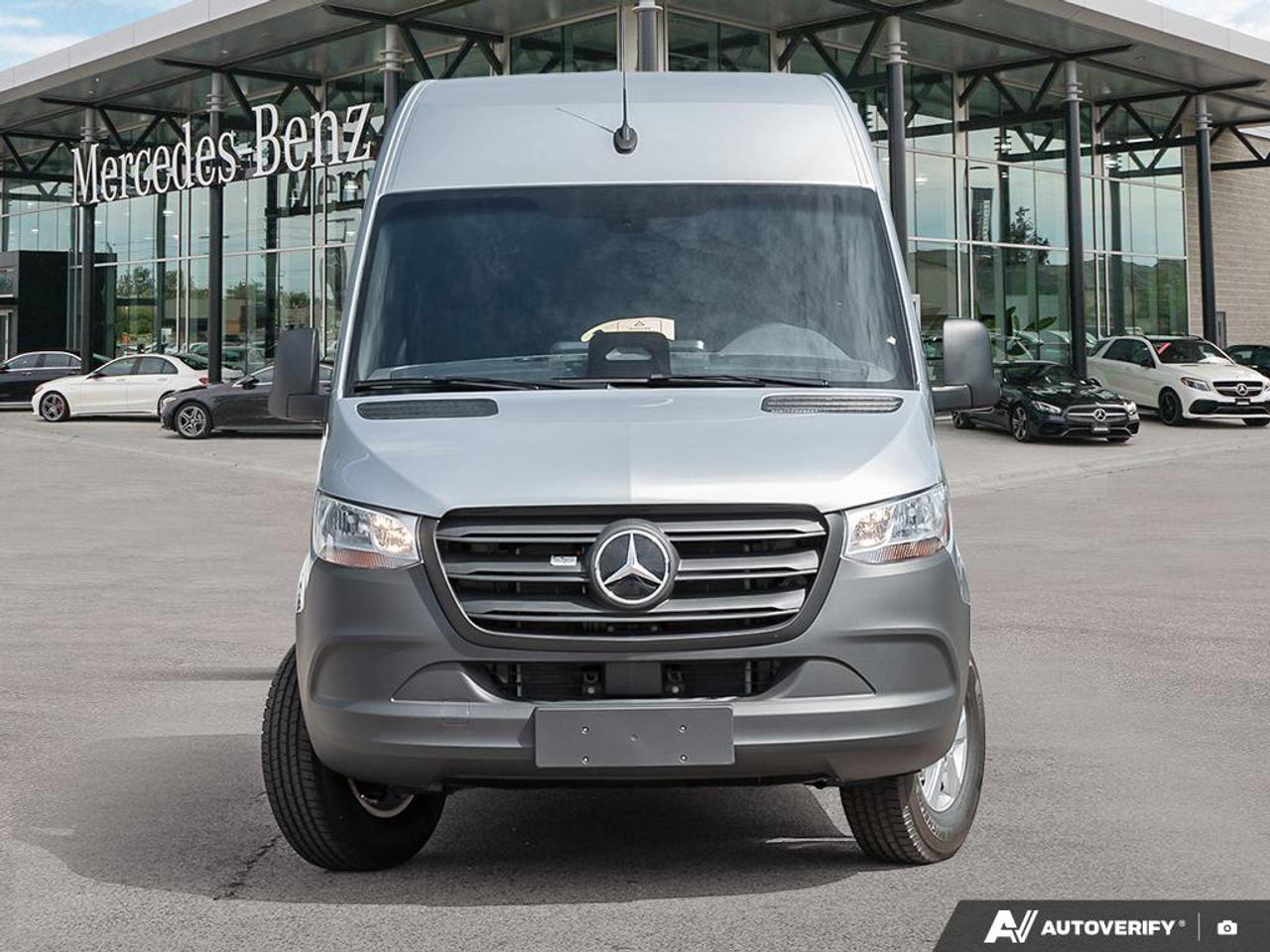 2025 Mercedes-Benz eSprinter 2500 Low Roof eSprinter 2500 Cargo Van 144 in. WB Rear-Wheel Drive Photo