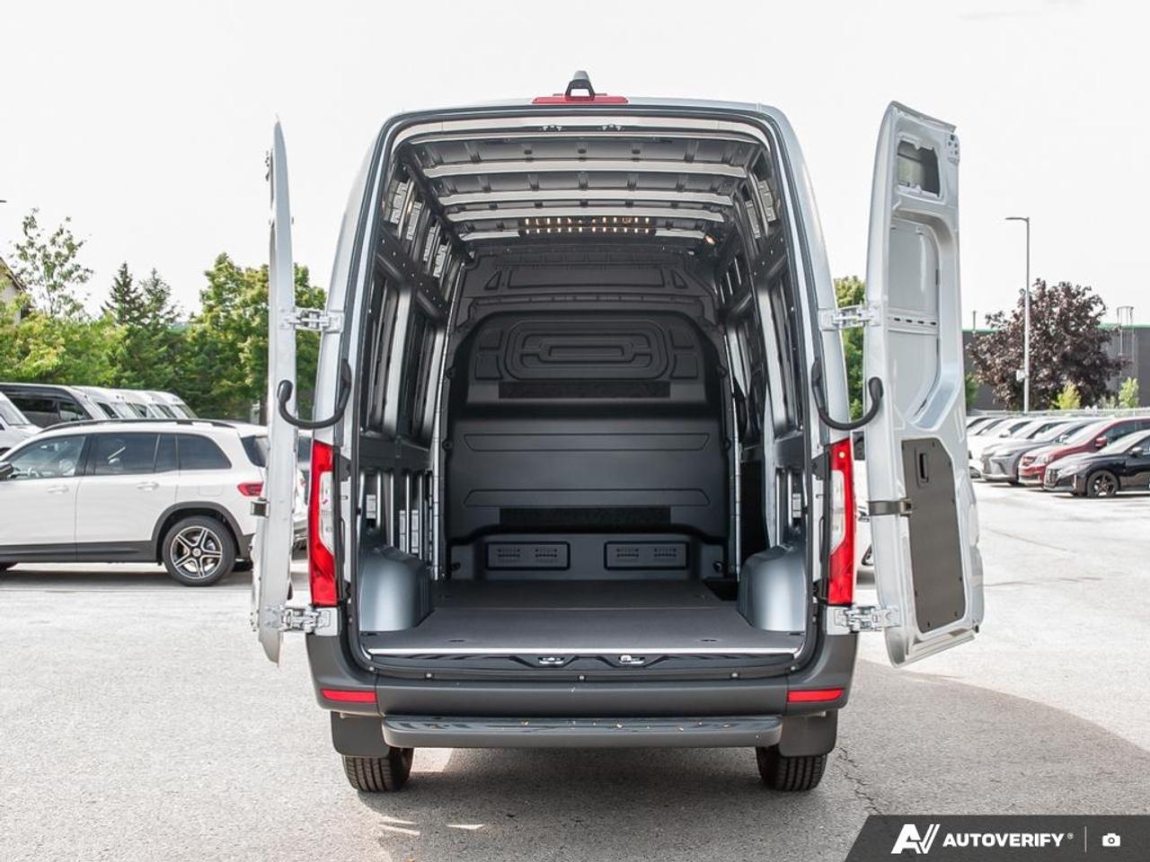2025 Mercedes-Benz eSprinter 2500 Low Roof eSprinter 2500 Cargo Van 144 in. WB Rear-Wheel Drive Photo