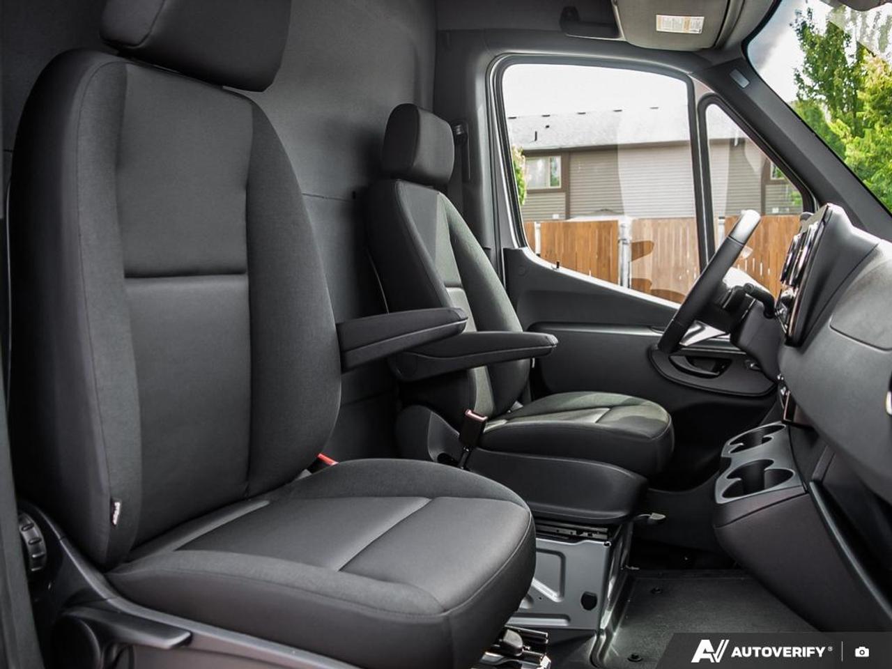 2025 Mercedes-Benz eSprinter 2500 Low Roof eSprinter 2500 Cargo Van 144 in. WB Rear-Wheel Drive Photo