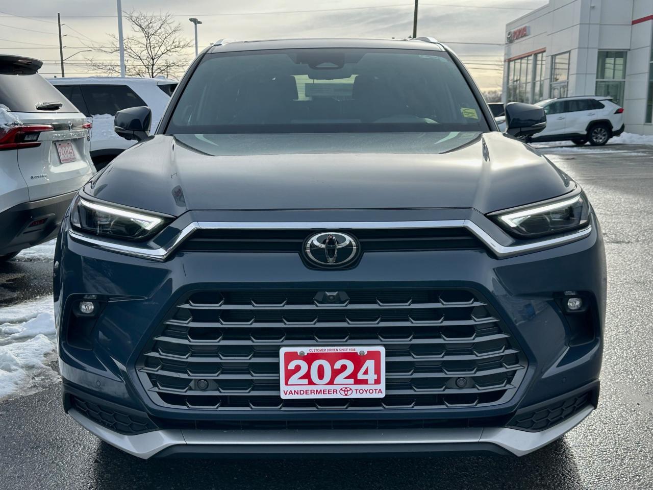 2024 Toyota Grand Highlander Hybrid Platinum 4dr All-Wheel Drive Photo2