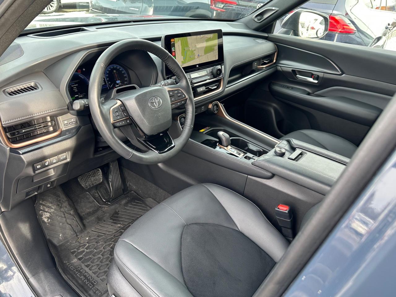 2024 Toyota Grand Highlander Hybrid Platinum 4dr All-Wheel Drive Photo