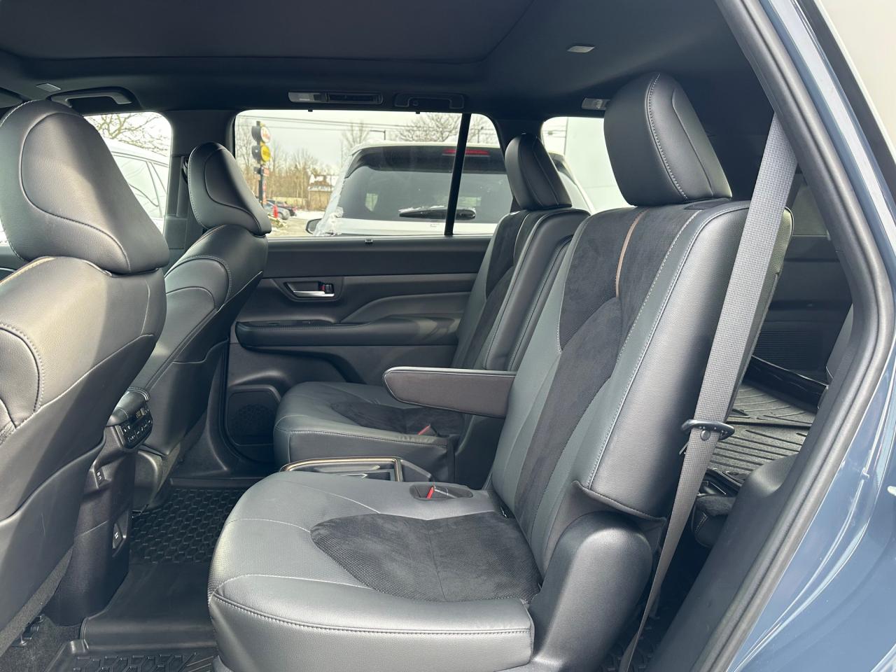 2024 Toyota Grand Highlander Hybrid Platinum 4dr All-Wheel Drive Photo