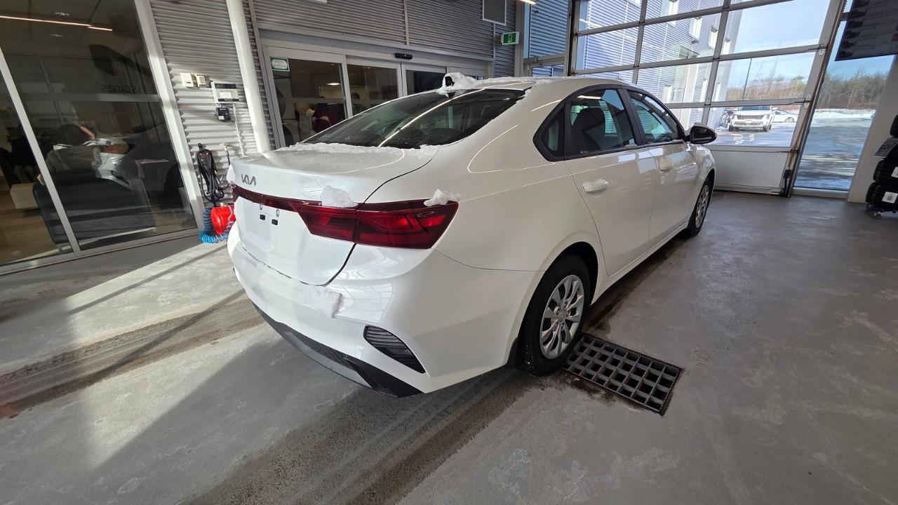 2024 Kia Forte LX 4dr Sedan Photo