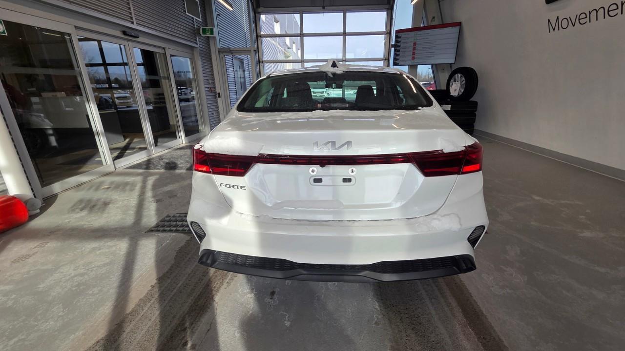 2024 Kia Forte LX 4dr Sedan Photo