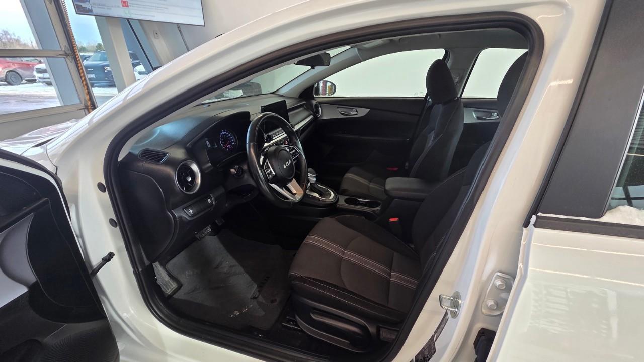 2024 Kia Forte LX 4dr Sedan Photo