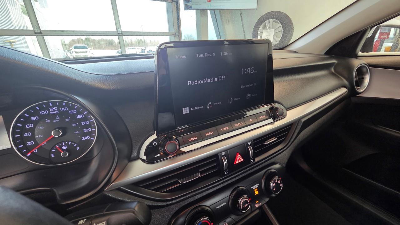 2024 Kia Forte LX 4dr Sedan Photo