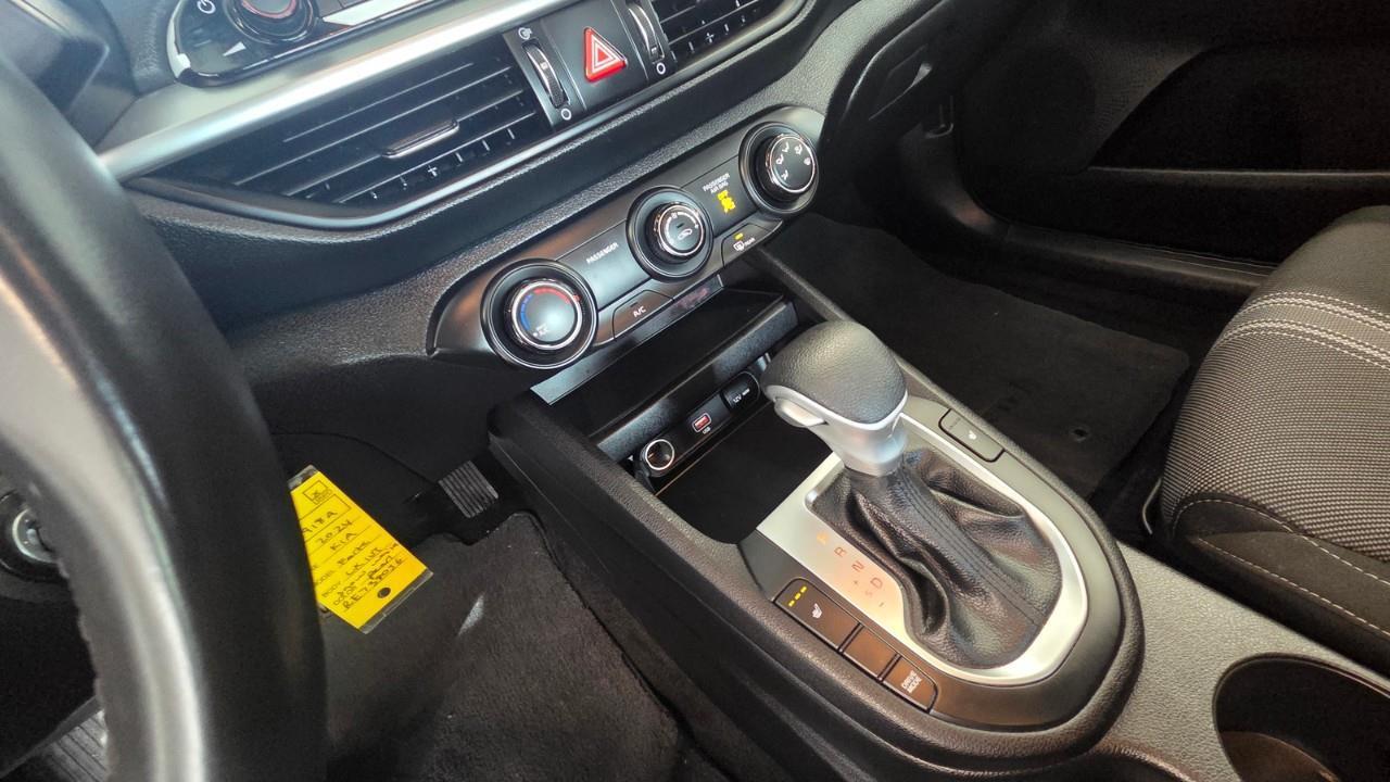 2024 Kia Forte LX 4dr Sedan Photo