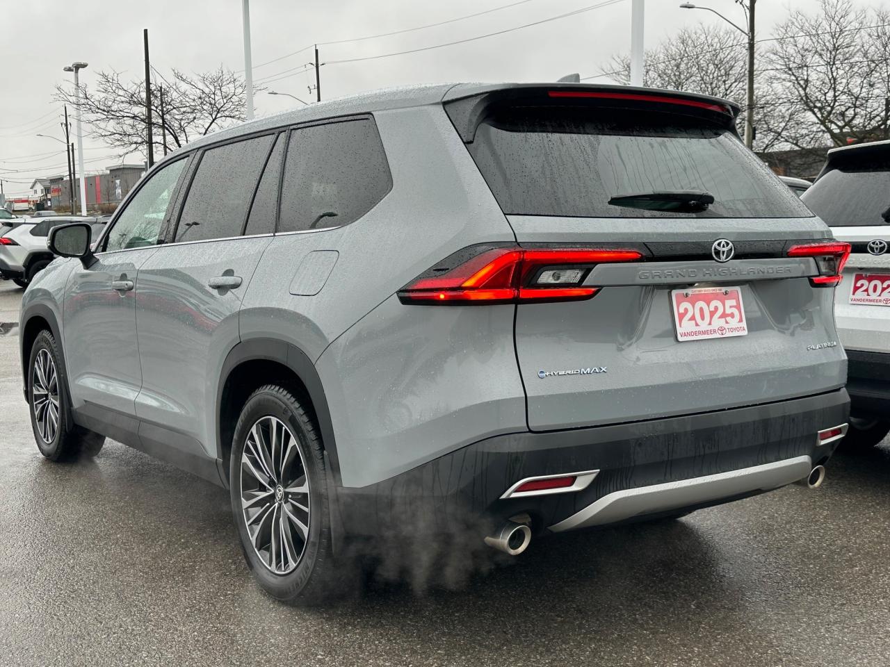2025 Toyota Grand Highlander Hybrid Platinum MAX 4dr All-Wheel Drive Photo4