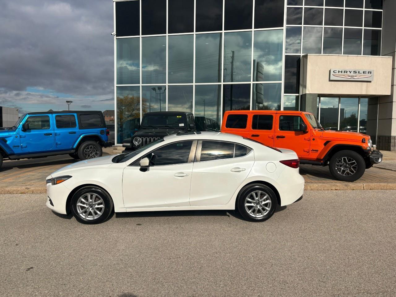 2018 Mazda 3 GS (M6) 4dr Sedan Photo