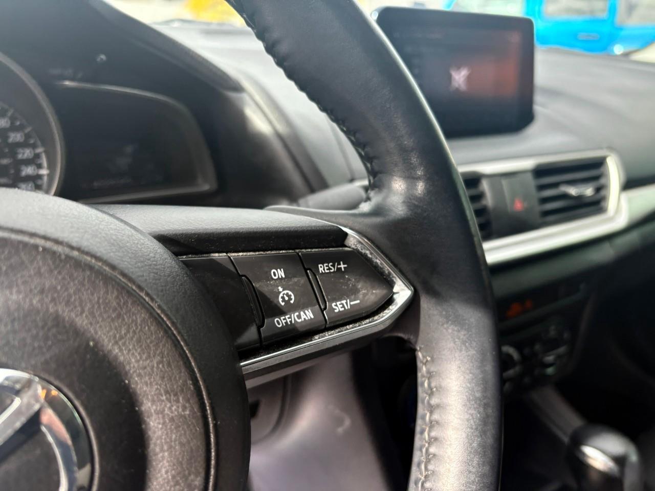 2018 Mazda 3 GS (M6) 4dr Sedan Photo