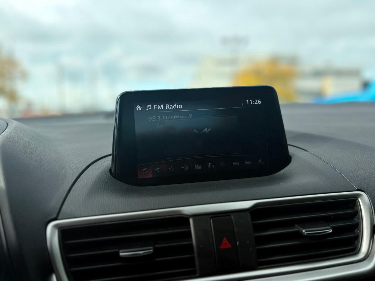 2018 Mazda 3 GS (M6) 4dr Sedan Photo