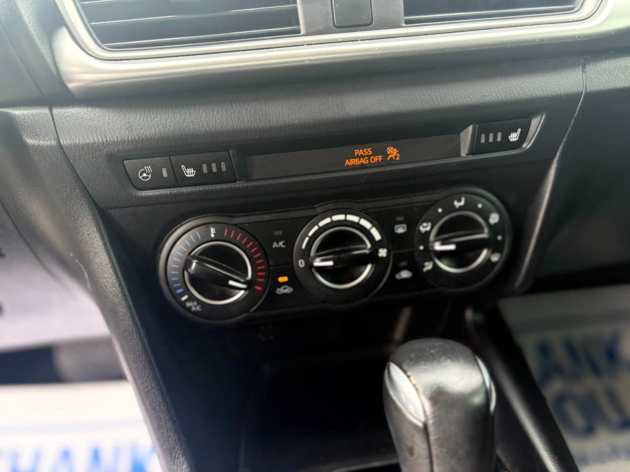 2018 Mazda 3 GS (M6) 4dr Sedan Photo