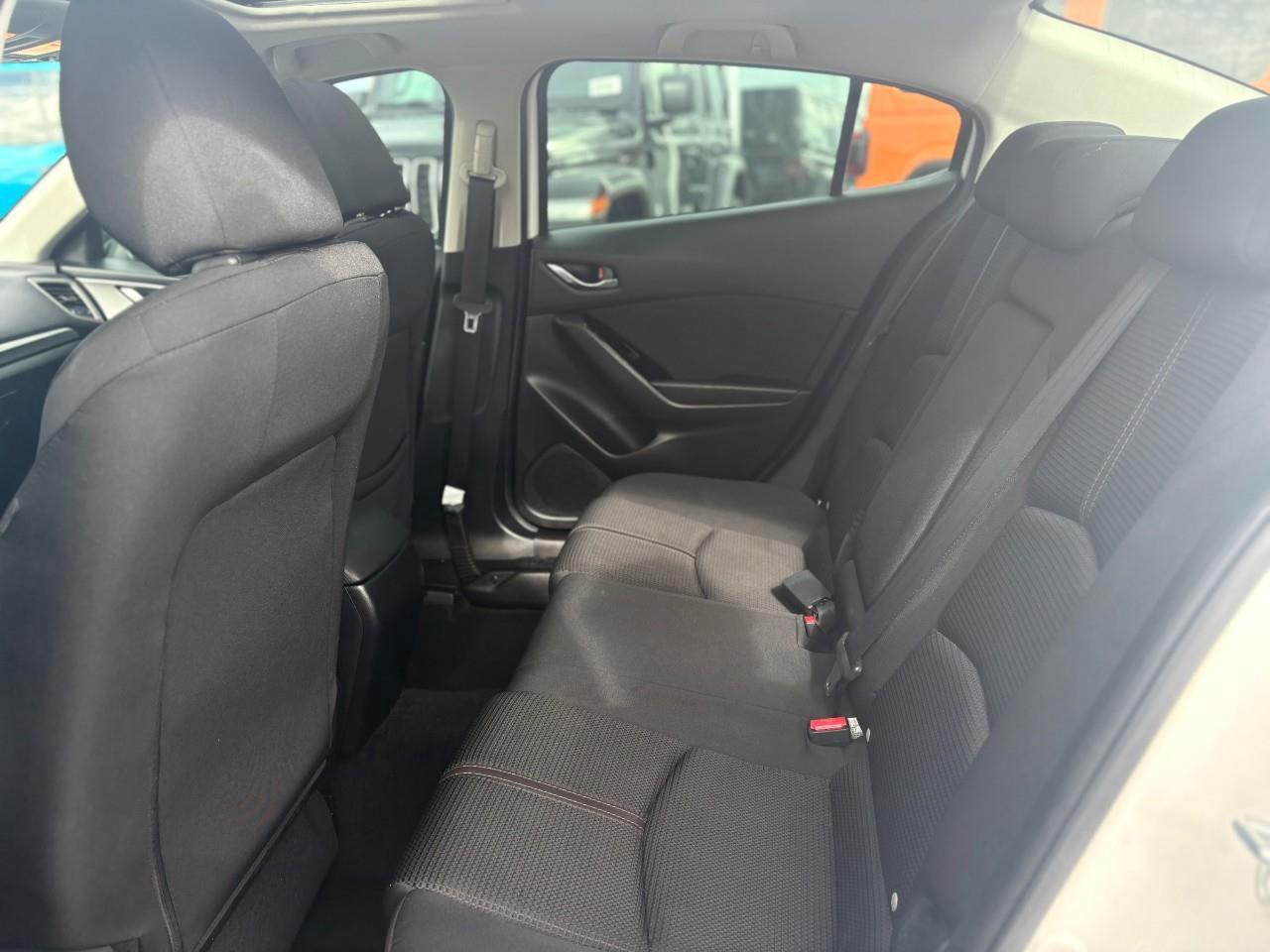 2018 Mazda 3 GS (M6) 4dr Sedan Photo