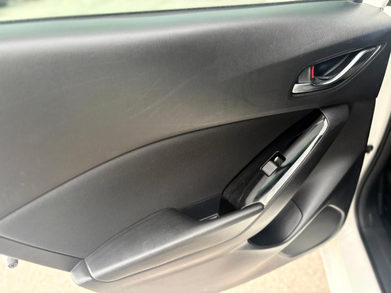 2018 Mazda 3 GS (M6) 4dr Sedan Photo