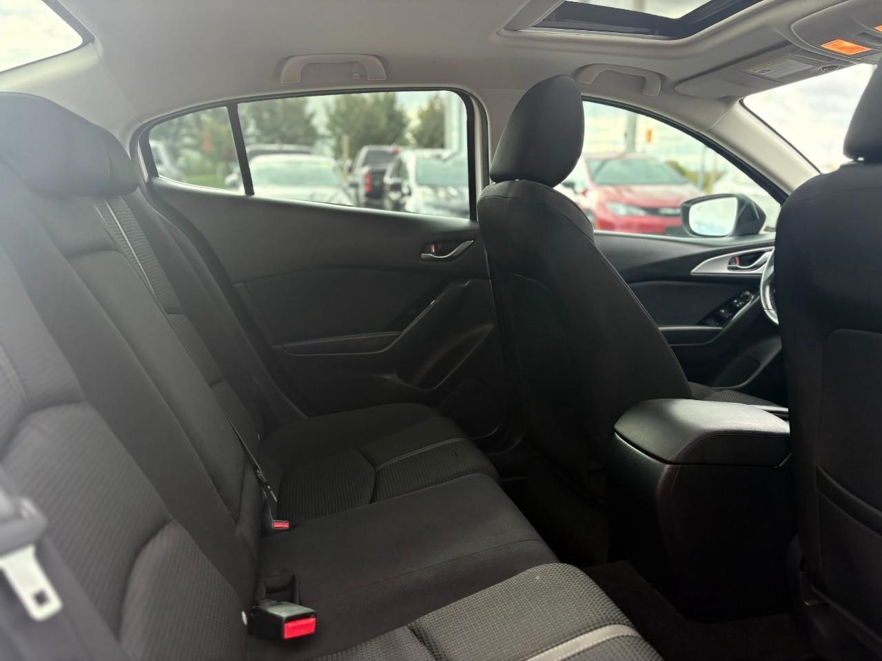 2018 Mazda 3 GS (M6) 4dr Sedan Photo