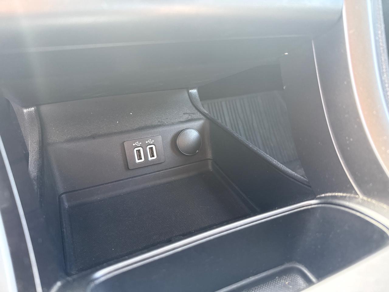 2019 Ford Fusion SE 4dr Front-wheel Drive Sedan Photo