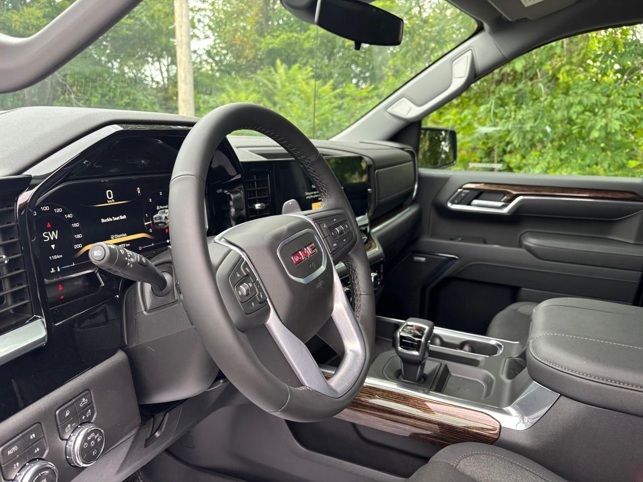 2026 GMC Sierra 1500 Crew Cab Short Box 4-Wheel Drive Elevation Photo3