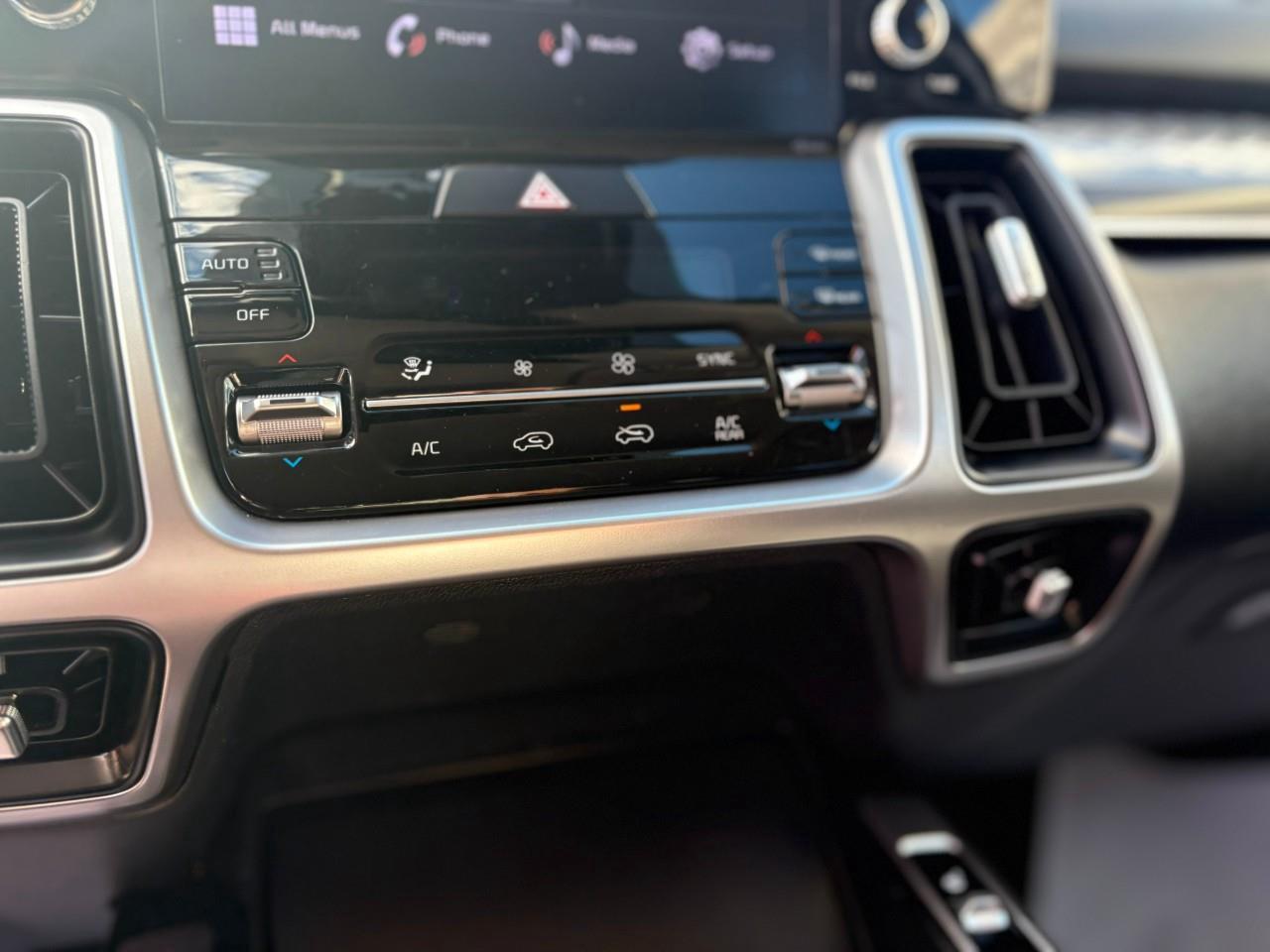 2022 Kia Sorento 2.5L LX+ 4dr All-Wheel Drive Photo