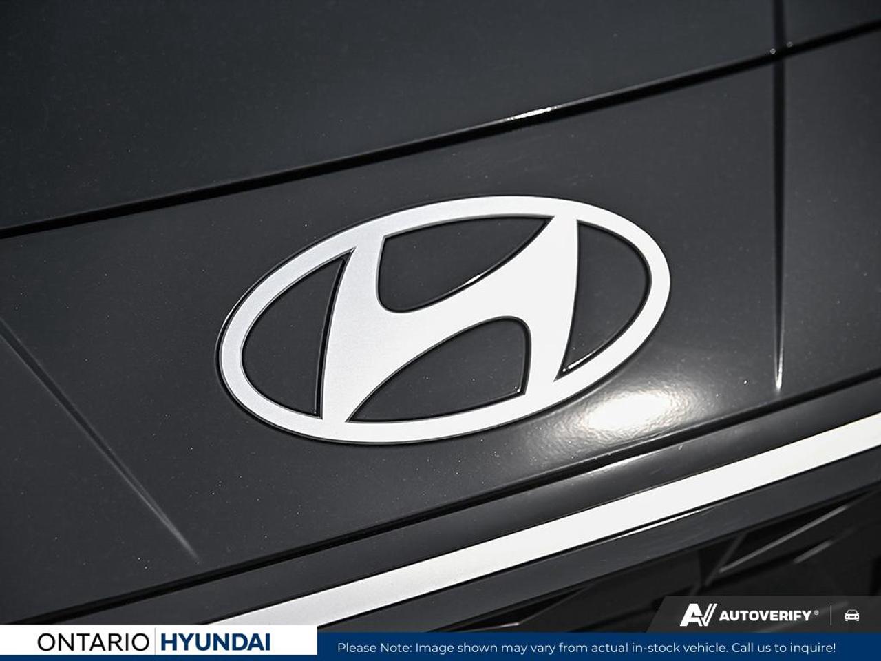 2025 Hyundai Elantra Luxury w/Two-Tone Interior 4dr Sedan Photo