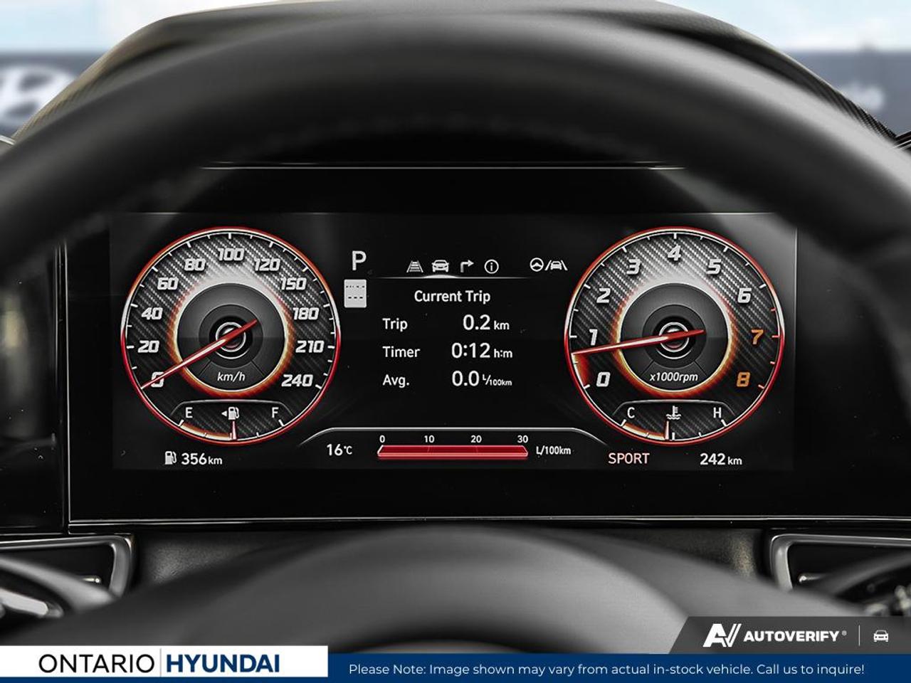 2025 Hyundai Elantra Luxury w/Two-Tone Interior 4dr Sedan Photo