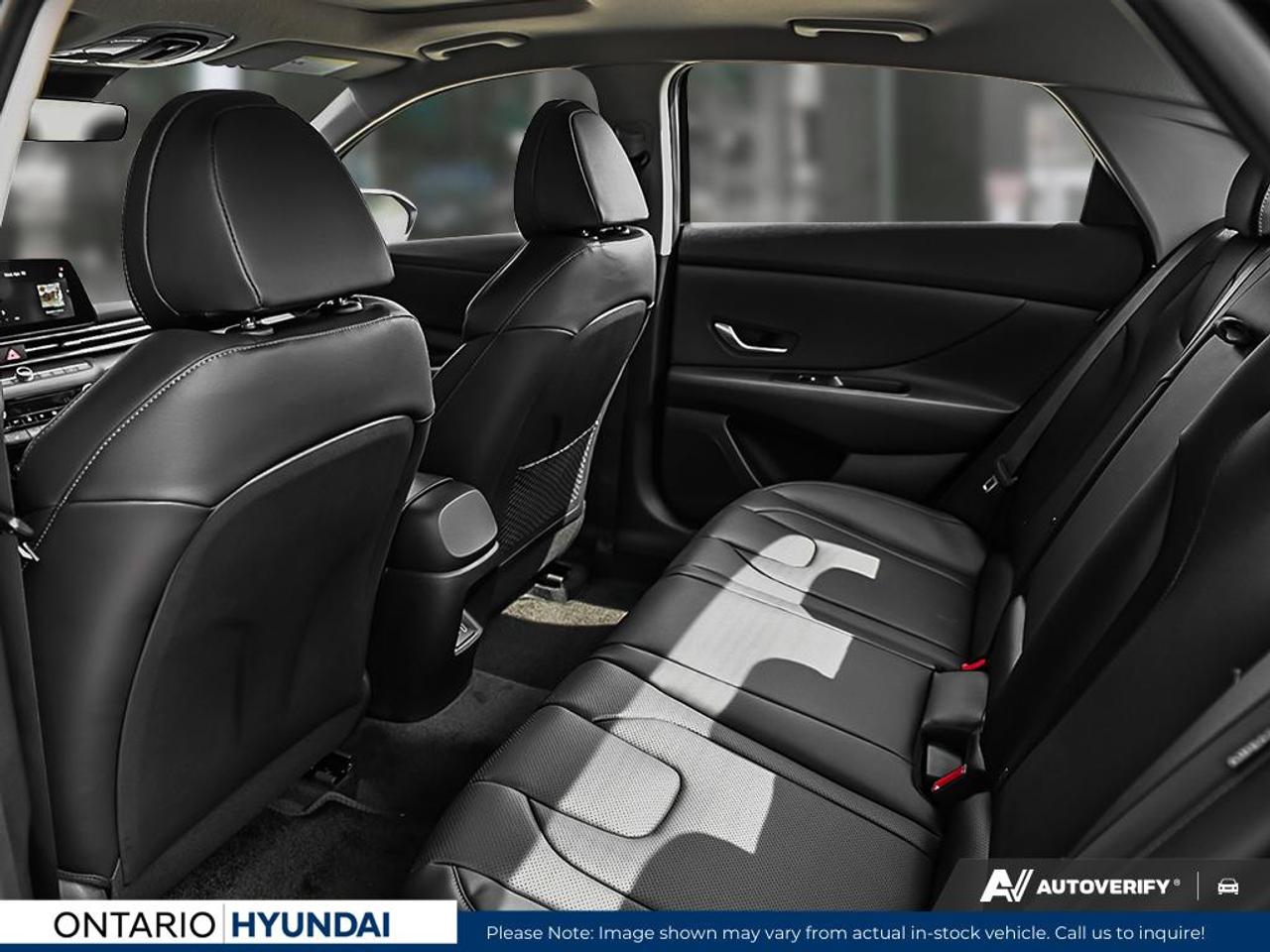 2025 Hyundai Elantra Luxury w/Two-Tone Interior 4dr Sedan Photo