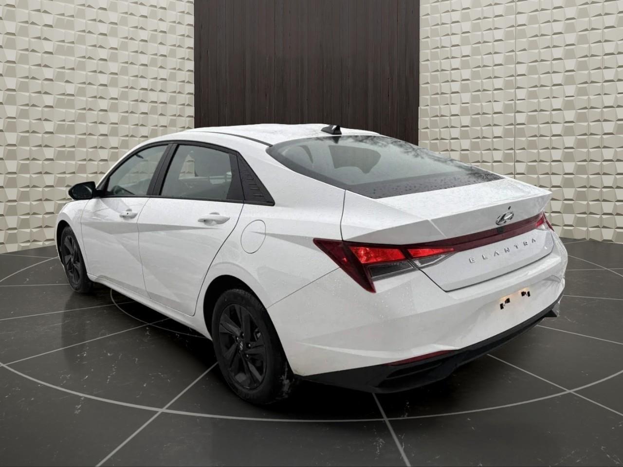2022 Hyundai Elantra PREFERRED 4DR SEDAN Photo