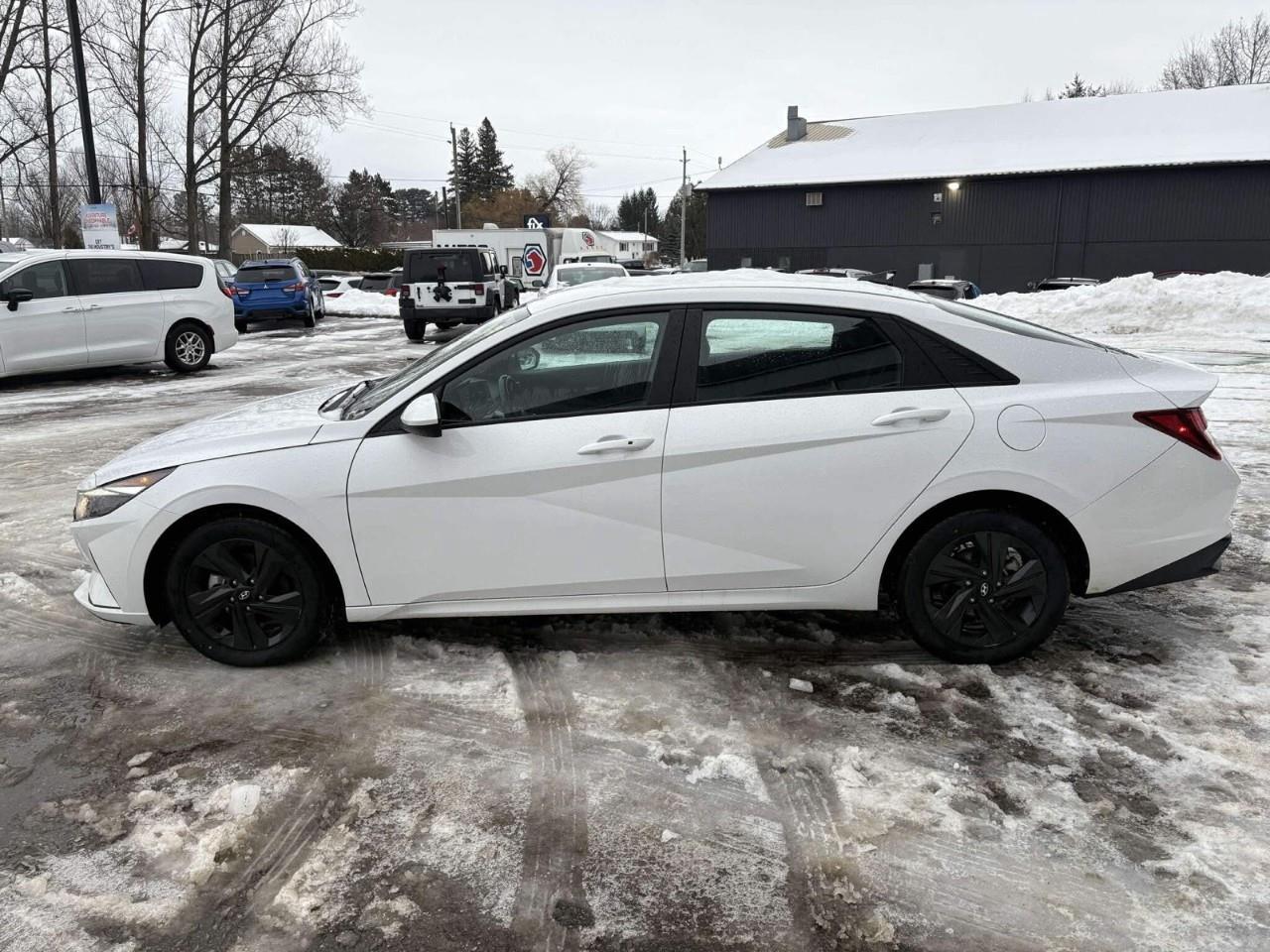 2022 Hyundai Elantra PREFERRED 4DR SEDAN Photo