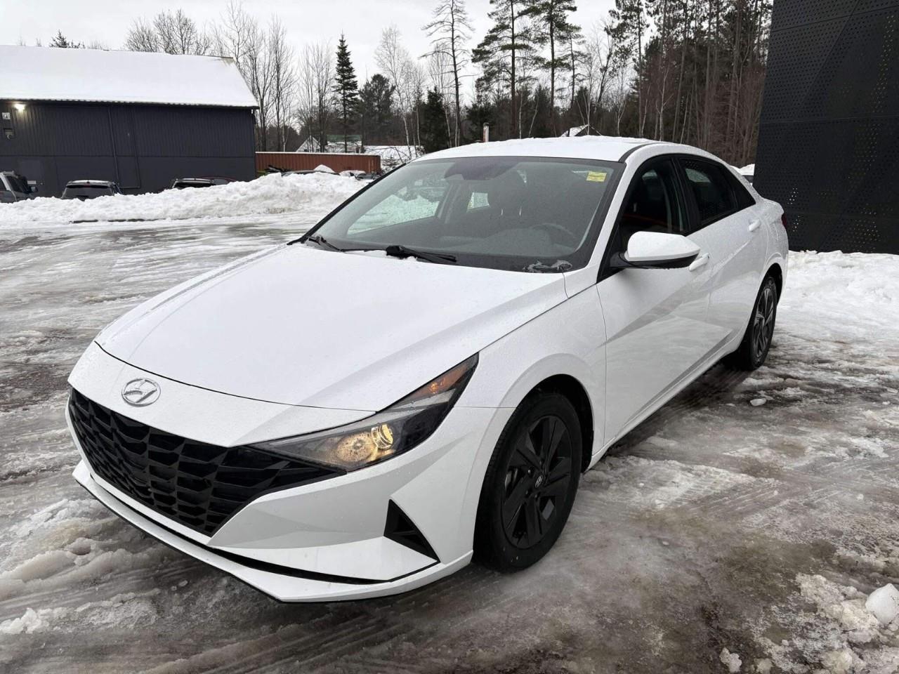 2022 Hyundai Elantra PREFERRED 4DR SEDAN Photo2