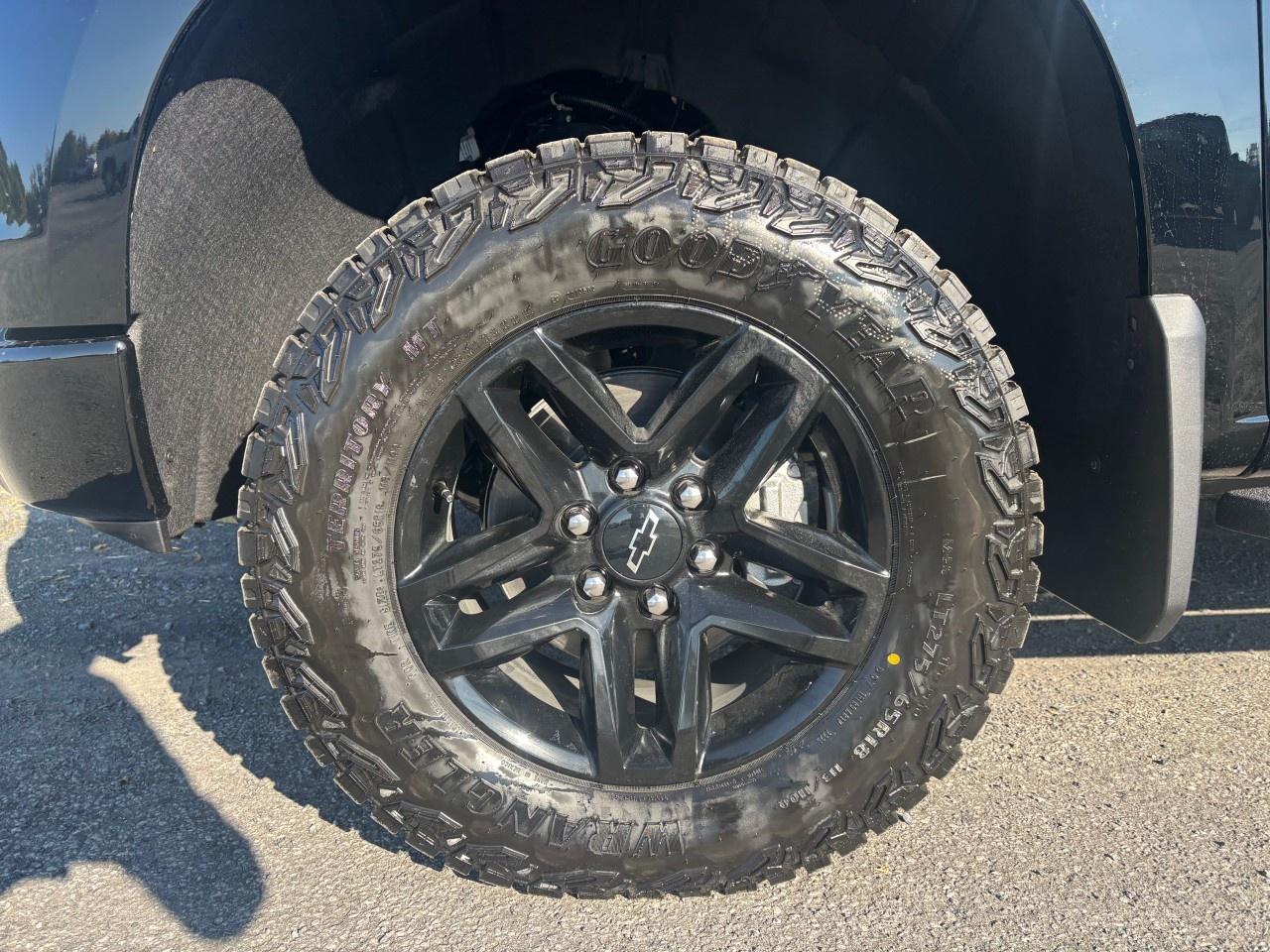 2026 Chevrolet Silverado 1500 Crew Cab Standard Box 4-Wheel Drive Custom Trail Boss Photo