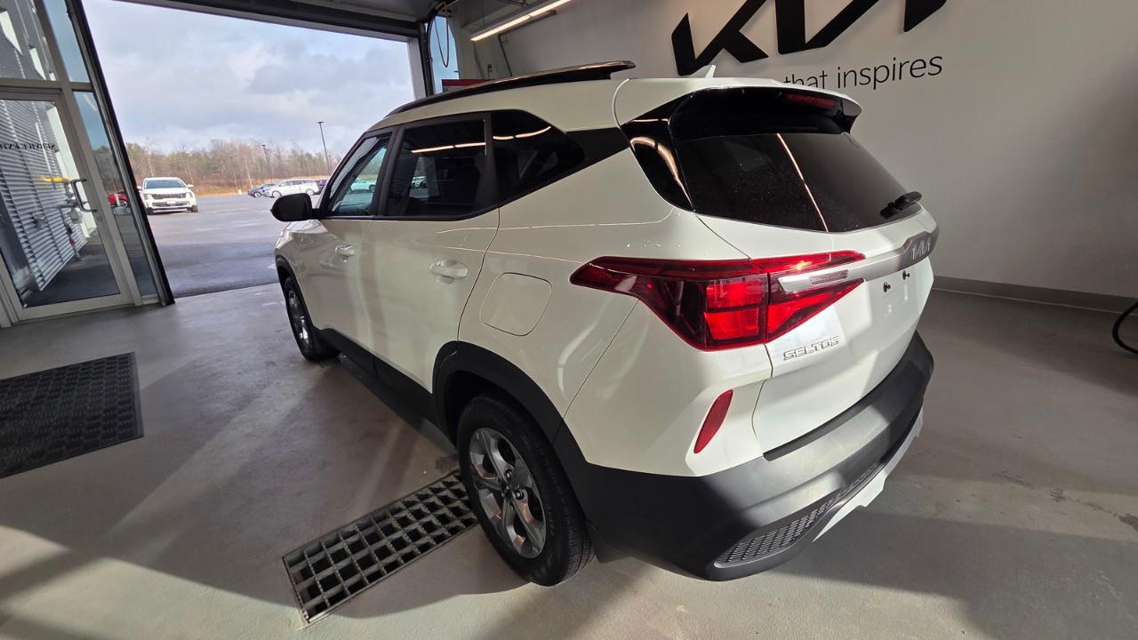 2023 Kia Seltos LX 4dr Front-Wheel Drive Photo