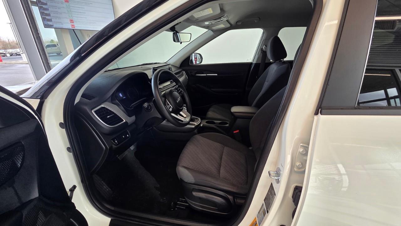 2023 Kia Seltos LX 4dr Front-Wheel Drive Photo
