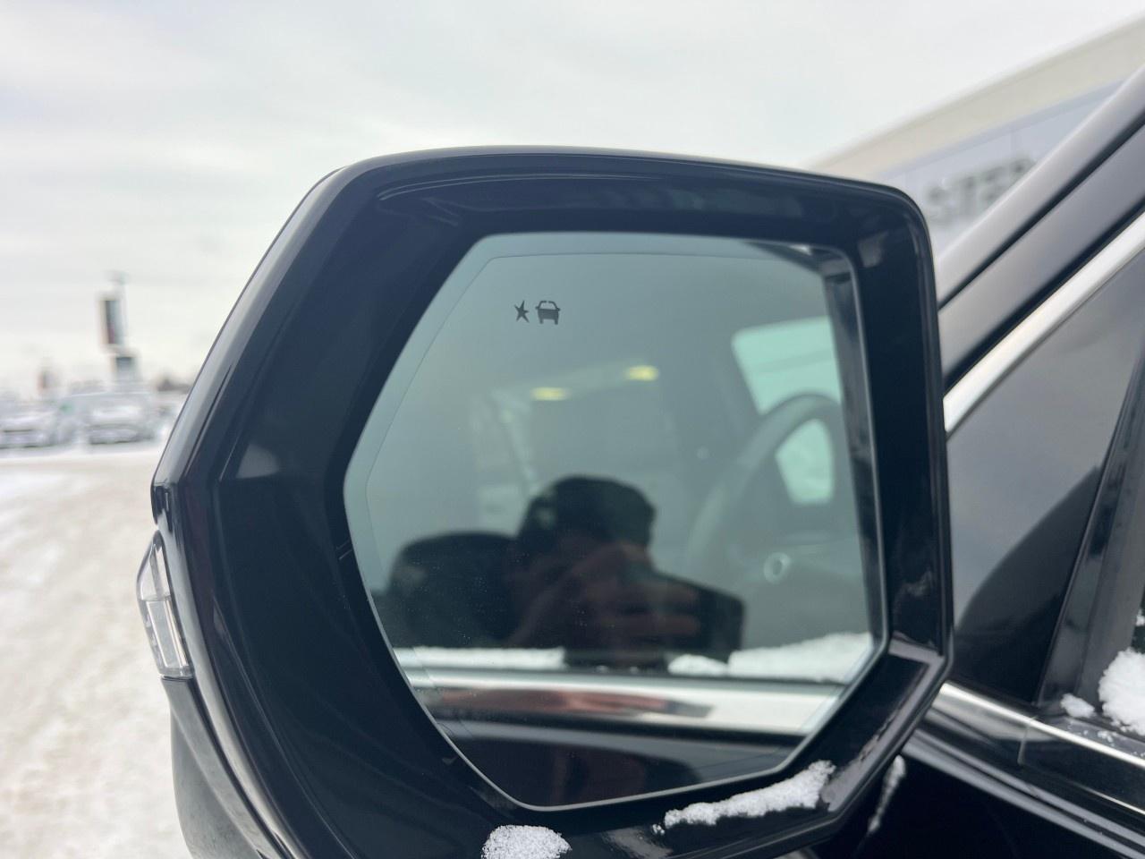 2021 GMC Yukon 4WD 4dr Denali Photo